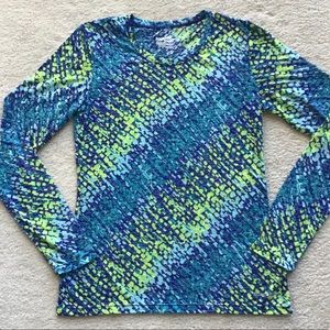 Beautiful lightweight Saucony top!